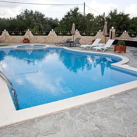 Diwani Luxury Villas Apartment